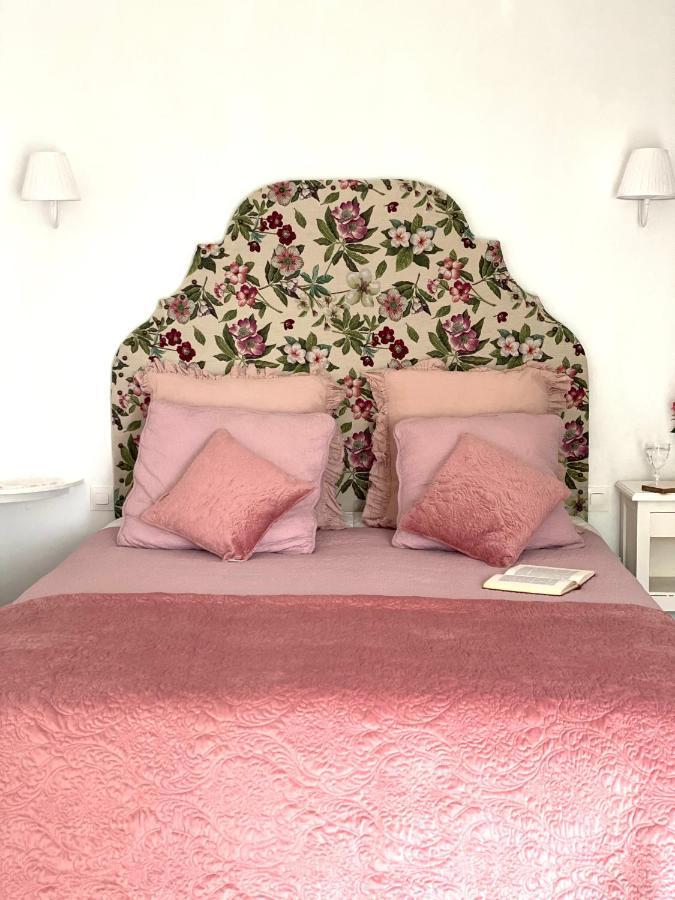 Bed and Breakfast Le Vieux Moulin Bouhet Exteriér fotografie