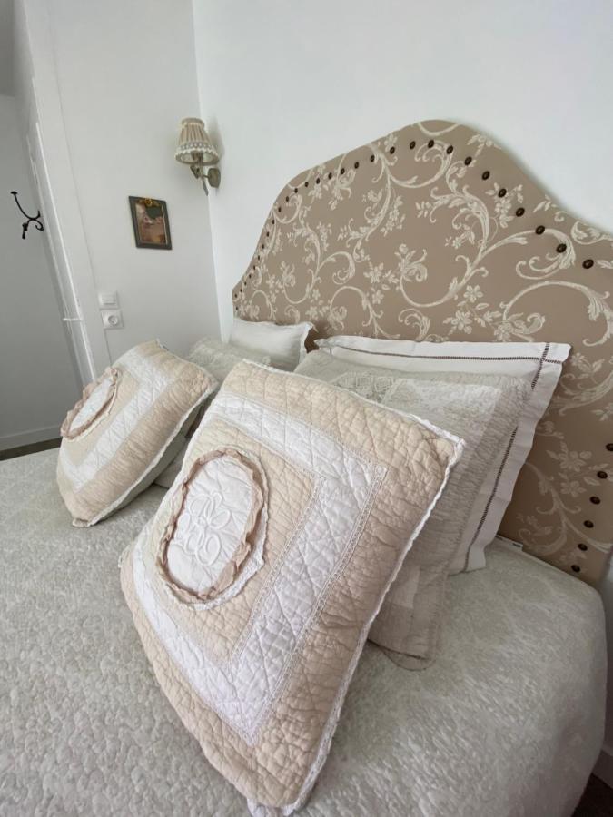 Bed and Breakfast Le Vieux Moulin Bouhet Exteriér fotografie