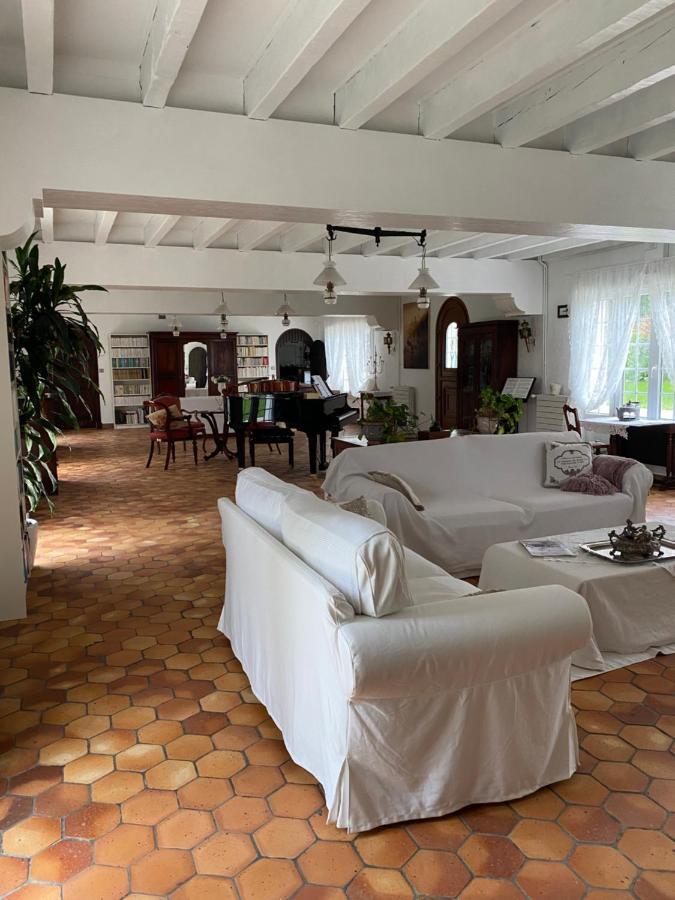 Bed and Breakfast Le Vieux Moulin Bouhet Exteriér fotografie